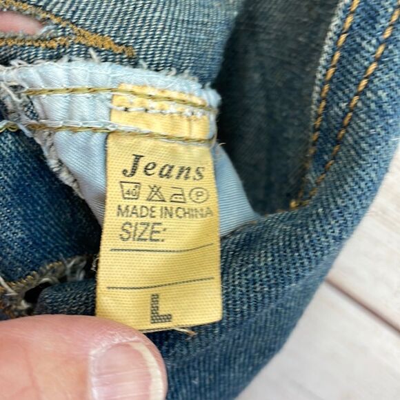 DISTRESSED LIGHTWEIGHT DENIM OVERALLS IN BLUE - Picture 10 of 10